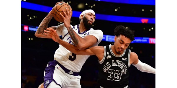 Los Angeles Lakers sai vihdoin kauden ensimmäisen kolmen ottelun voittoputken